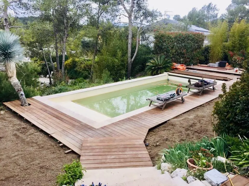 Terrasse bois, coin repas extérieur